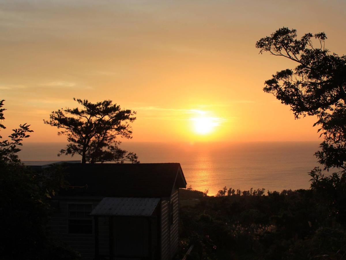 Panorama Ocean View Cottage Motobu Bagian luar foto
